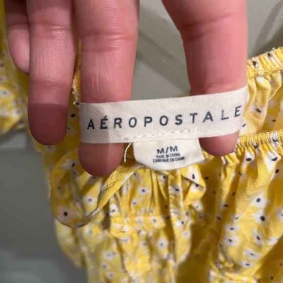 Summer Aeropostale yellow top white flowers size medium womens - Picture 5 of 5